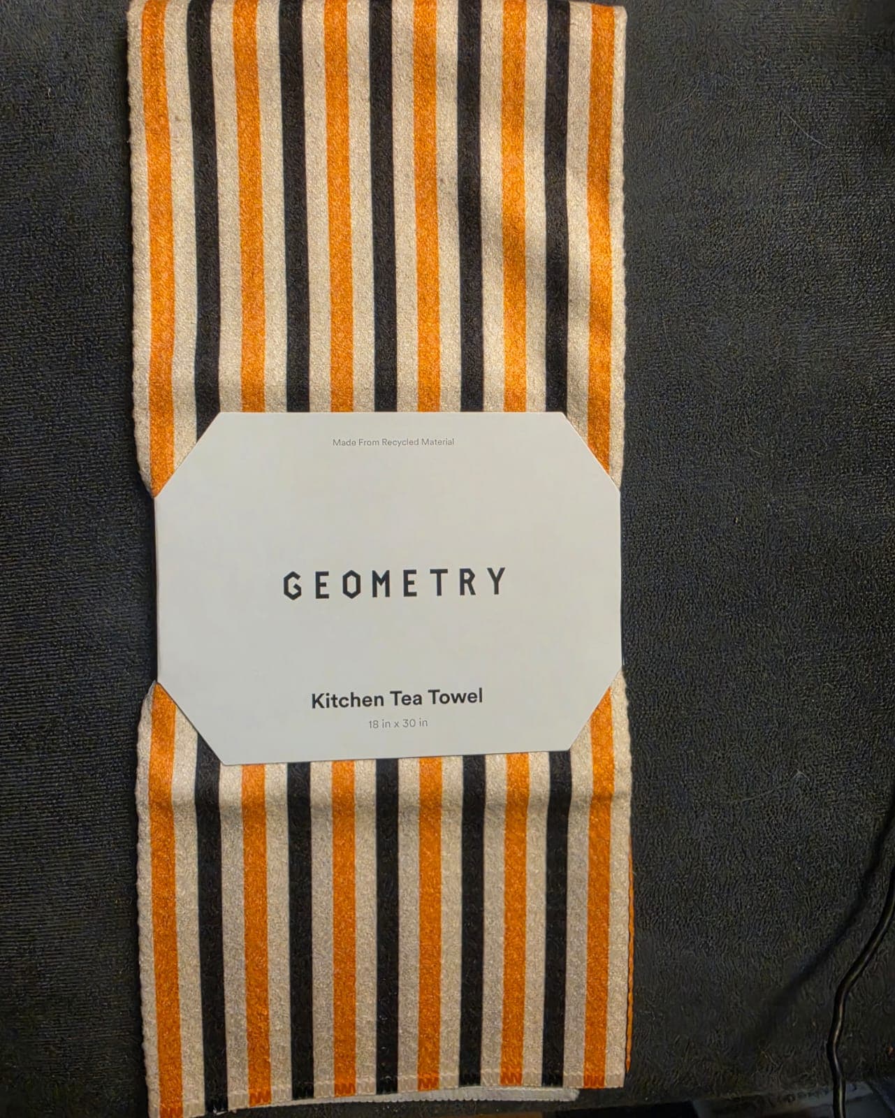 PAÑO DE COCINA GEOMETRY diseñada para ser de secado rápido