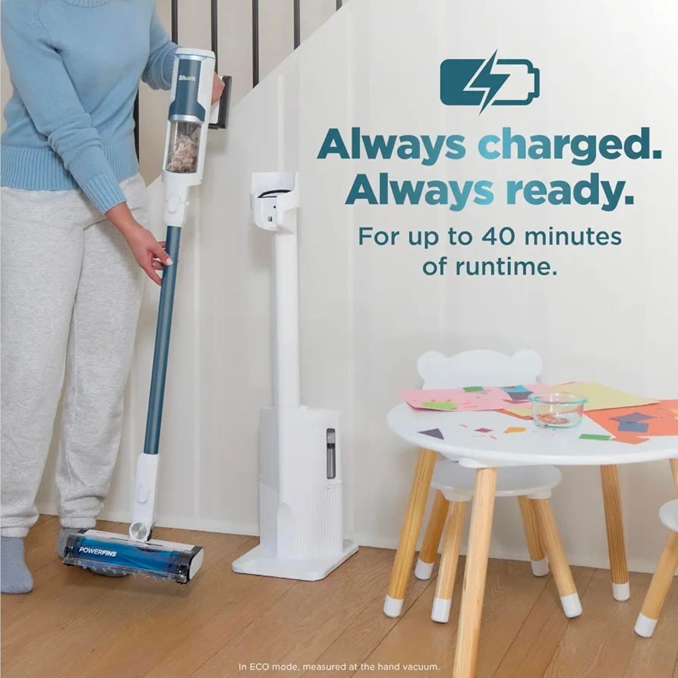 Aspiradora inalámbrica Shark Clean & Empty con sistema de vaciado automático.